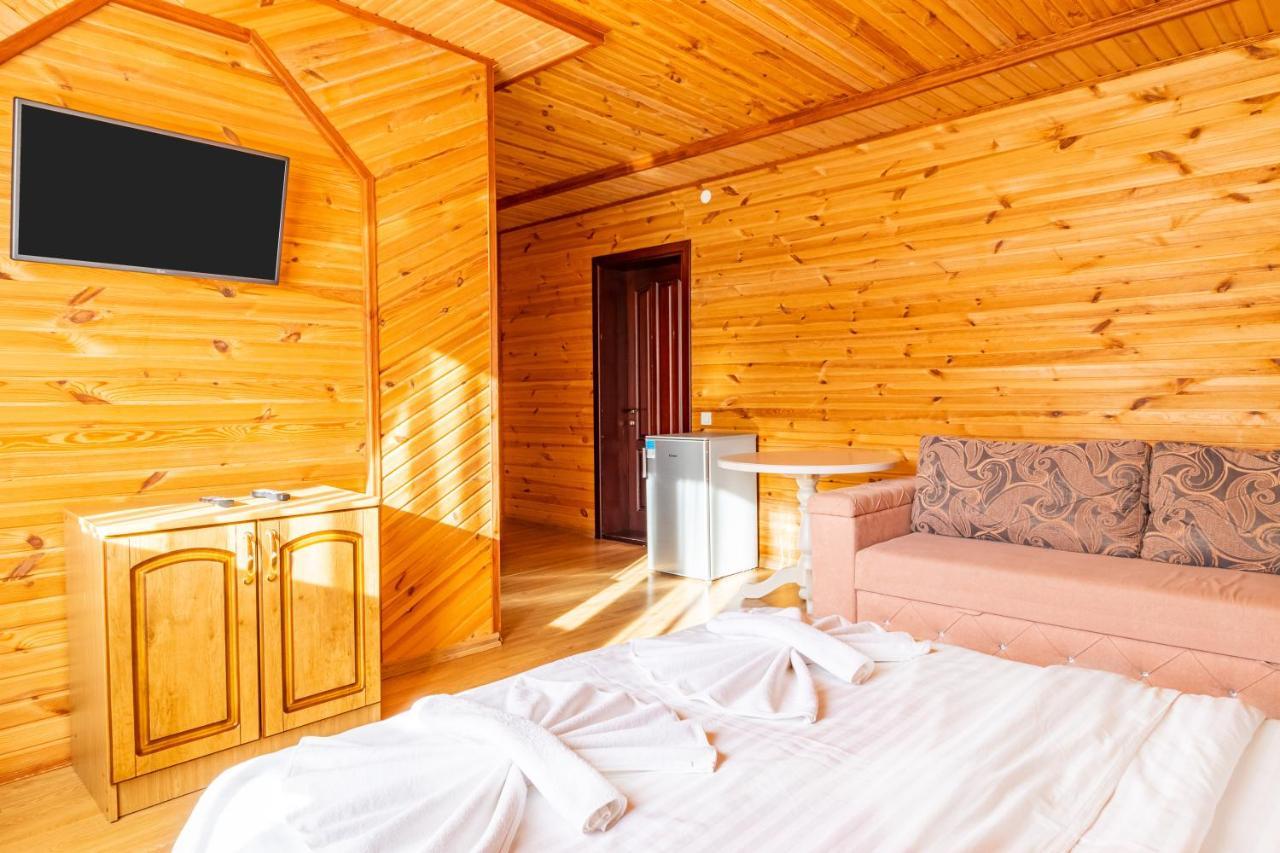 Hotel Zeleniy Bir Bukovel Esterno foto