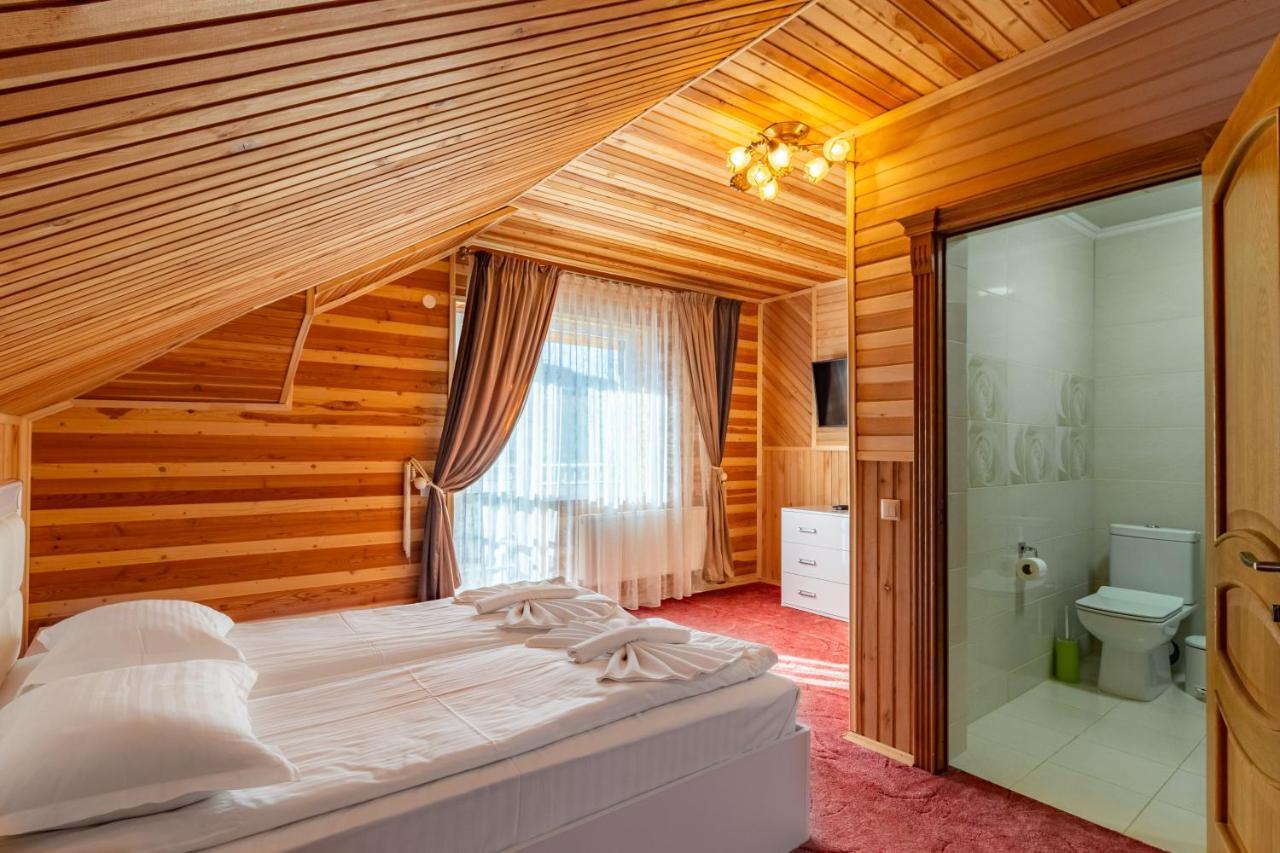 Hotel Zeleniy Bir Bukovel Esterno foto
