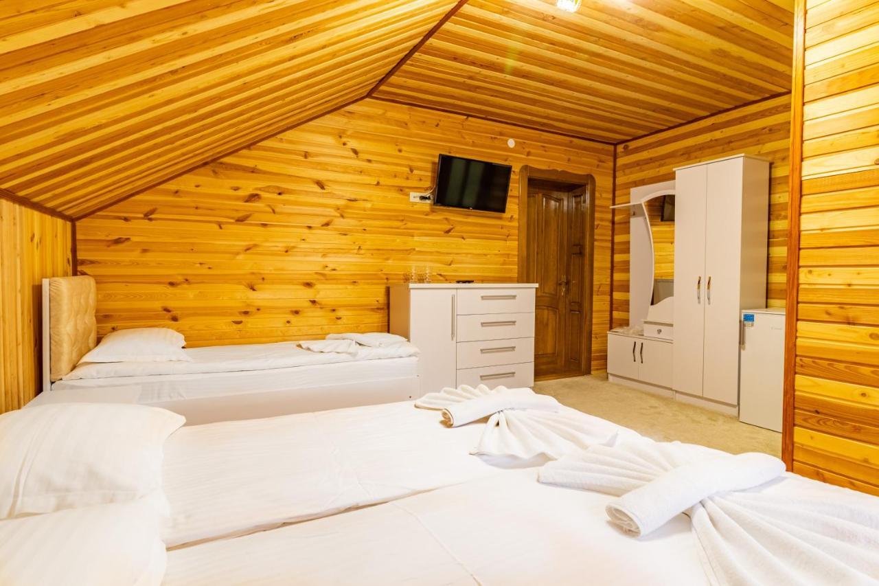 Hotel Zeleniy Bir Bukovel Esterno foto