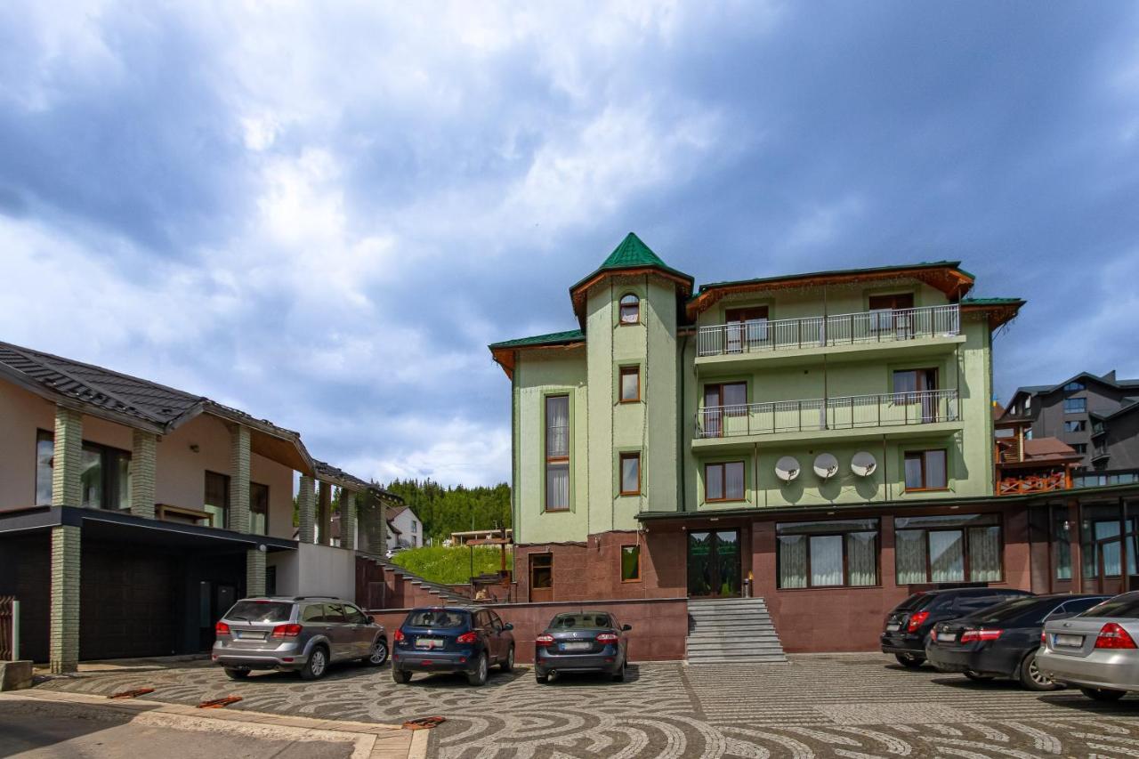Hotel Zeleniy Bir Bukovel Esterno foto