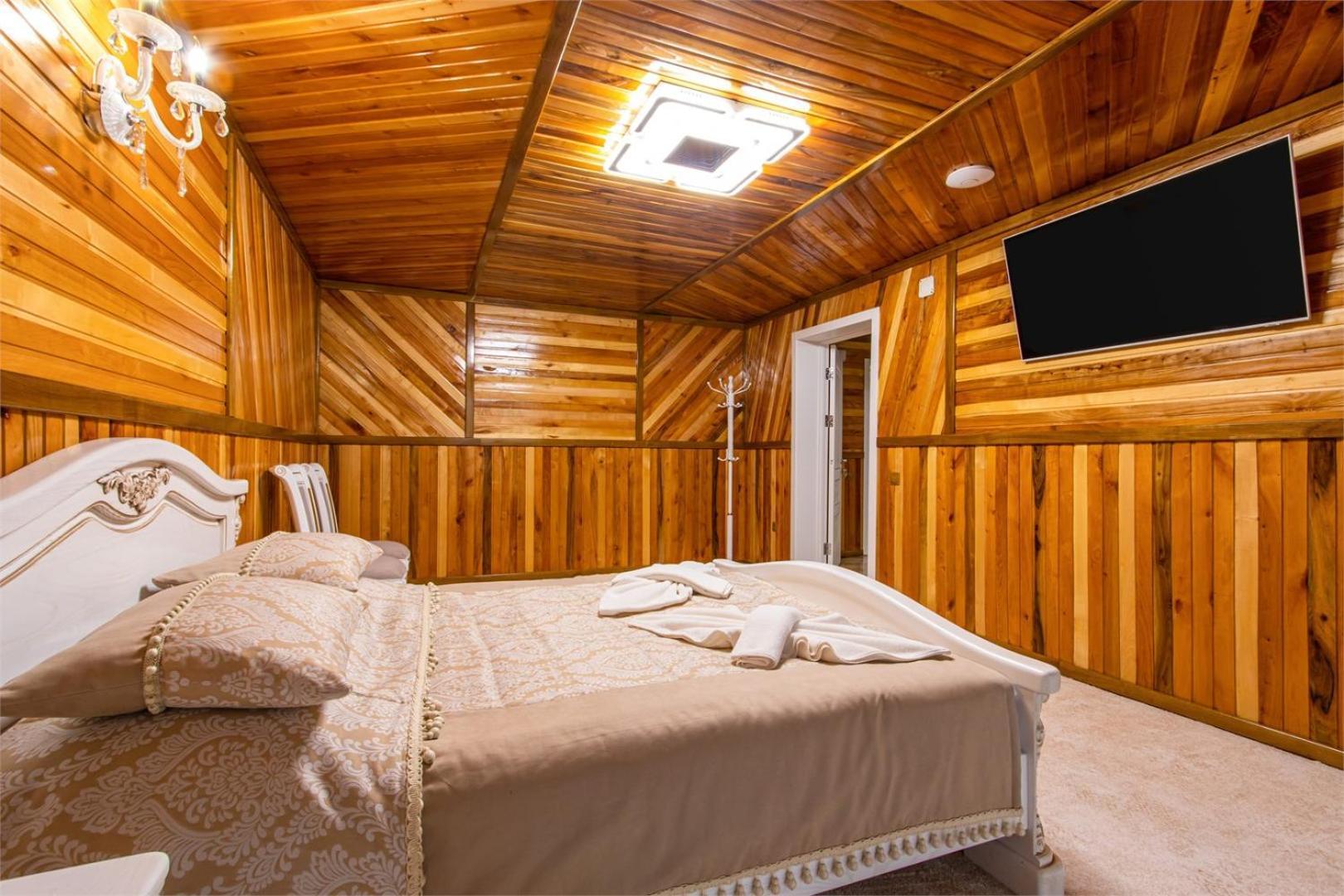 Hotel Zeleniy Bir Bukovel Esterno foto
